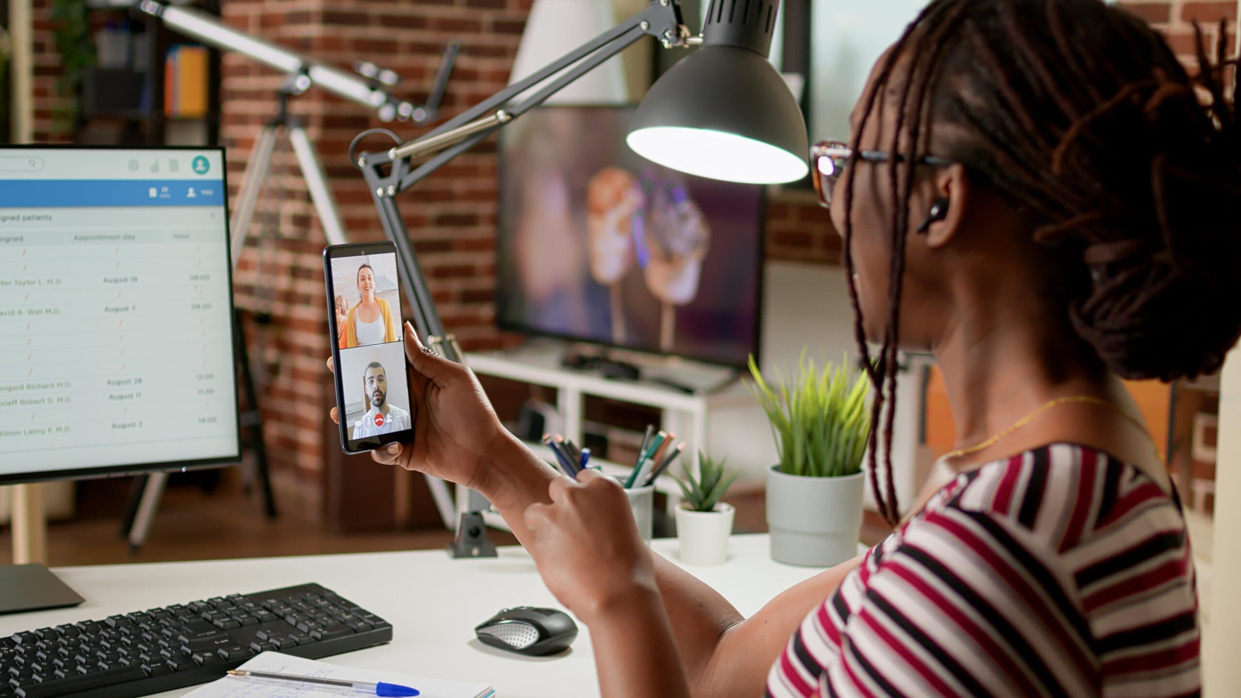 Os benefícios de contratar uma agência de marketing para divulgar o seu negócio Os benefícios de contratar uma agência de marketing para divulgar o seu negócio